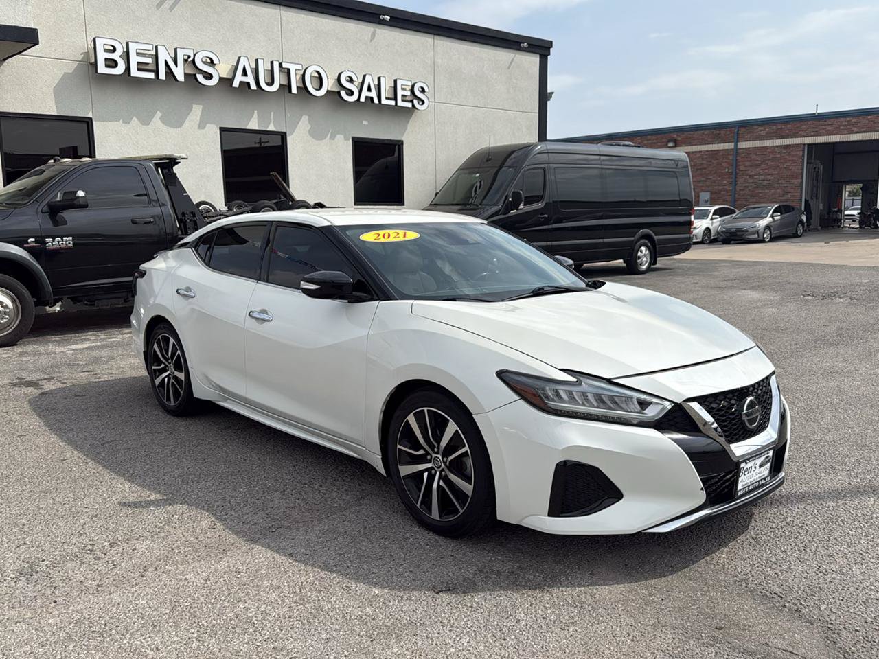 Used 2021 Nissan Maxima 3.5 SV w/ Floor Mat Group FWD image 4