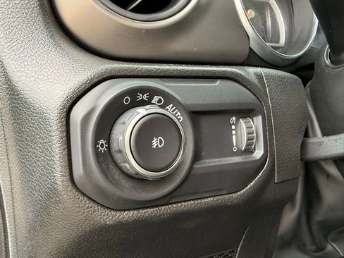 Used 2023 Jeep Wrangler Sport S image 13