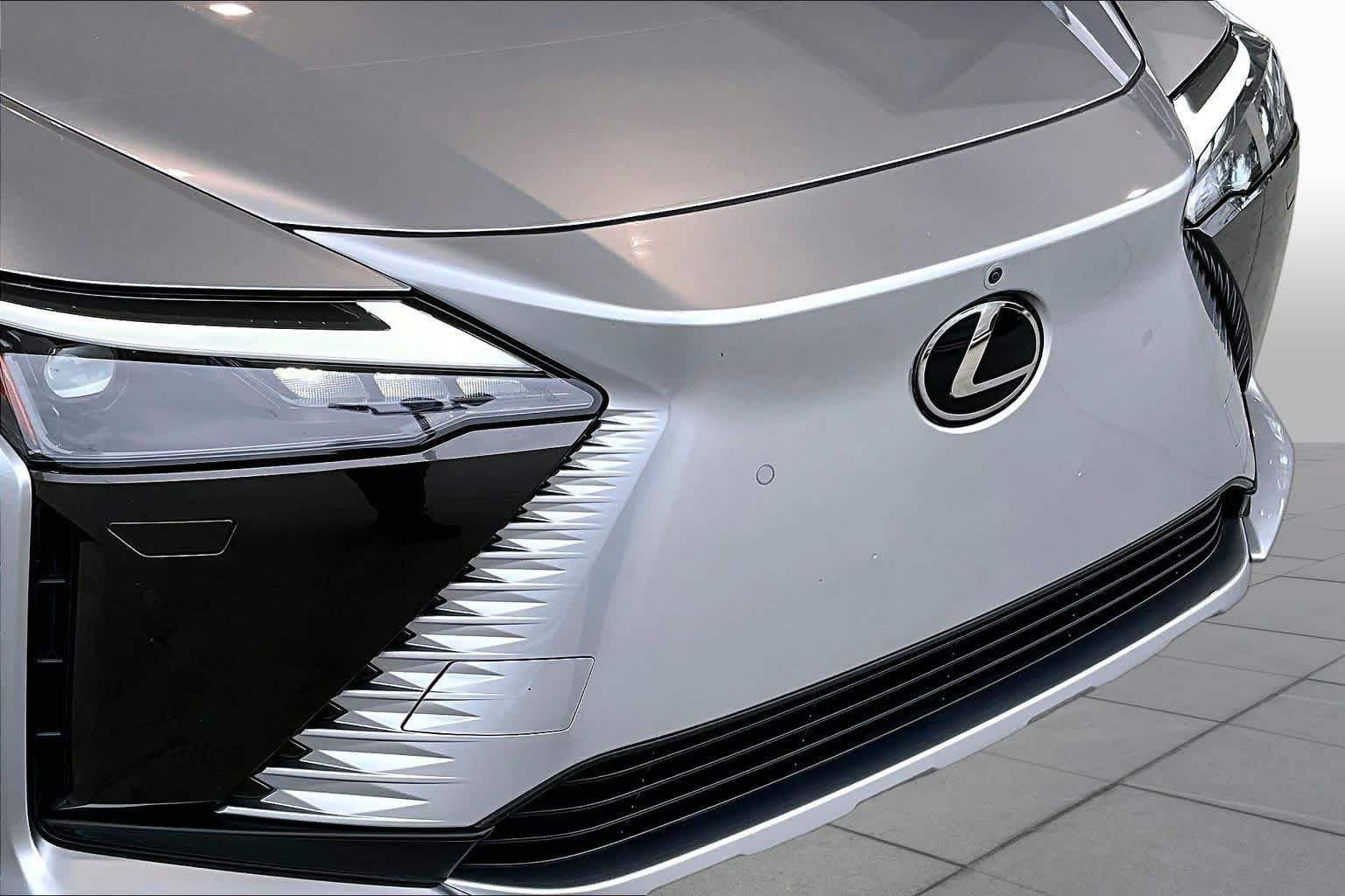 Used 2023 Lexus RZ 450e Premium w/ Accessory Package (A2) AWD/4WD image 29