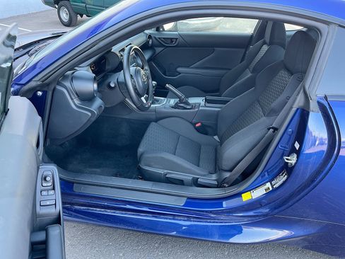 Used 2025 Toyota GR86 w/ ALL Weather Mat Package (TMS) RWD image 20