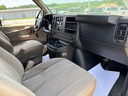 Used 2013 Chevrolet Express 2500 RWD image 34