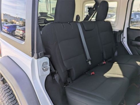 Used 2018 Jeep Wrangler Unlimited Sport image 29