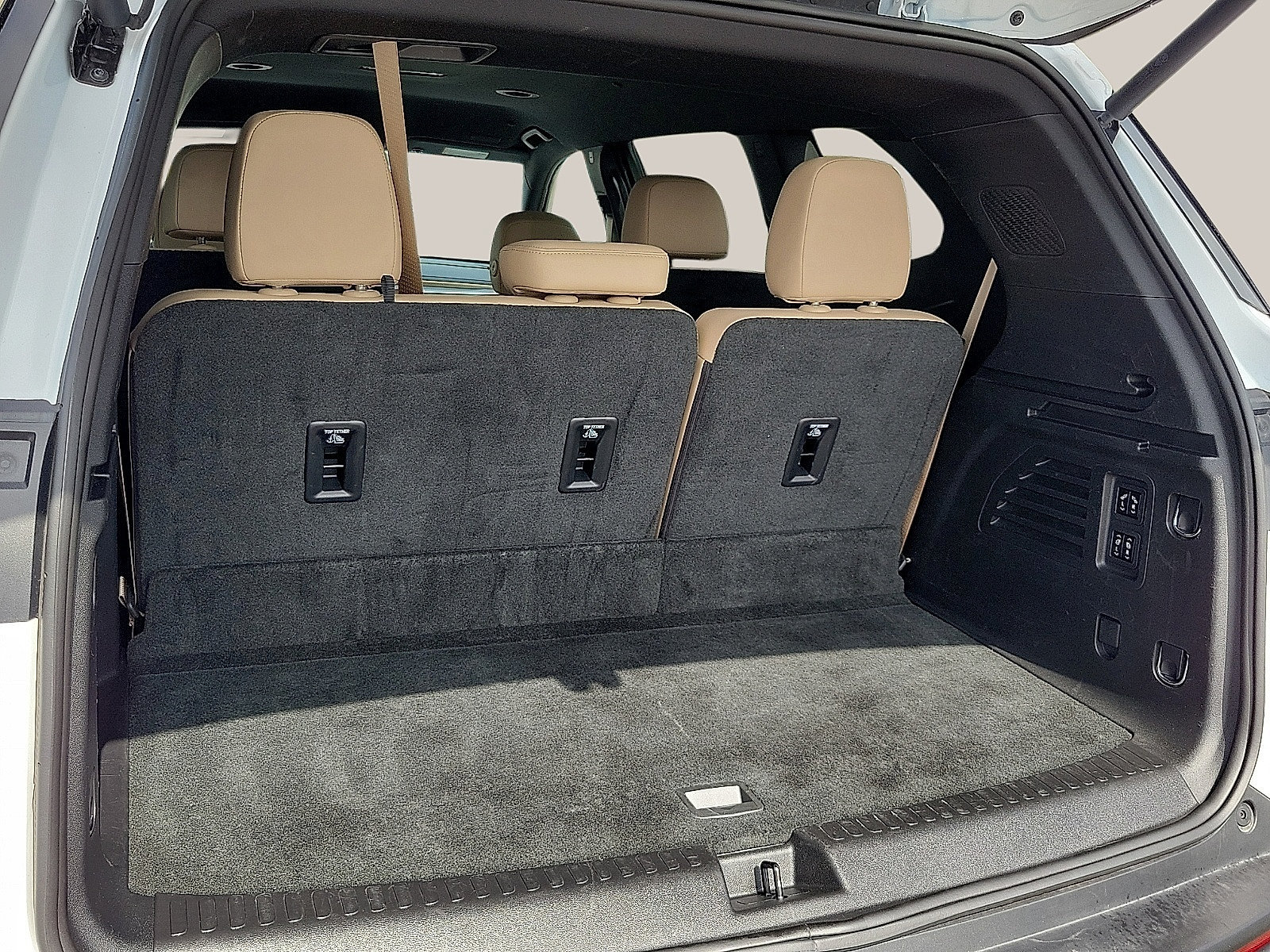 Used 2026 Buick Enclave Preferred w/ Power Package FWD image 8