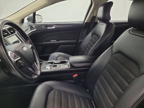 Used 2018 Ford Fusion SE w/ Equipment Group 201A image 17