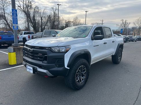 Used 2024 Chevrolet Colorado Trail Boss w/ Technology Package image 5