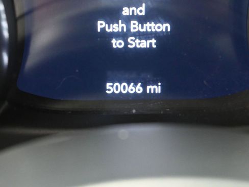 Used 2022 Jeep Wrangler Unlimited Sahara w/ Cold Weather Group image 17