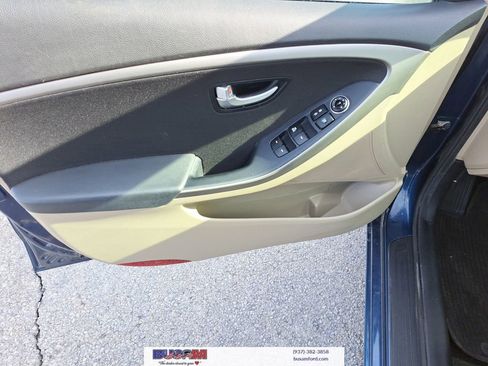 Used 2016 Hyundai Elantra GT image 13