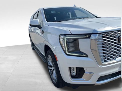 Used 2022 GMC Yukon XL Denali AWD/4WD image 16