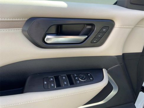 New 2026 Nissan Armada Platinum Reserve image 16