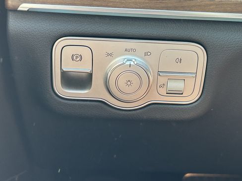Certified 2025 Mercedes-Benz GLS 450 4MATIC image 25