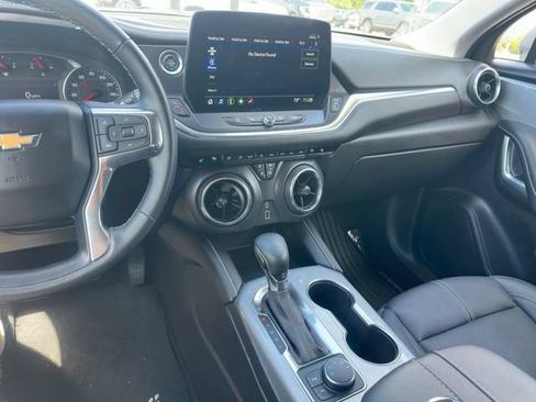 Used 2025 Chevrolet Blazer LT AWD/4WD image 19