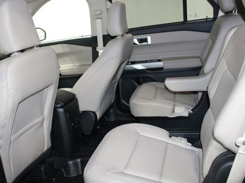 Used 2023 Ford Explorer XLT w/ Equipment Group 202A image 18