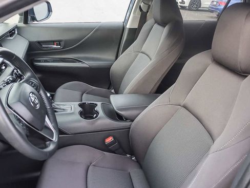 Used 2024 Toyota Venza LE image 16