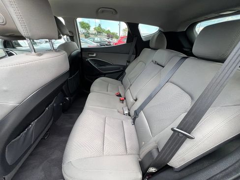 Used 2017 Hyundai Santa Fe Sport FWD image 20