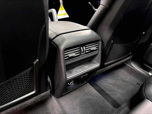 New 2026 Porsche Cayenne Coupe AWD/4WD image 24