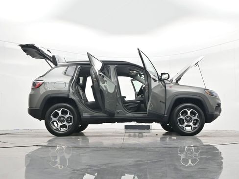 Used 2022 Jeep Compass Trailhawk w/ Trailhawk Convenience Group image 46