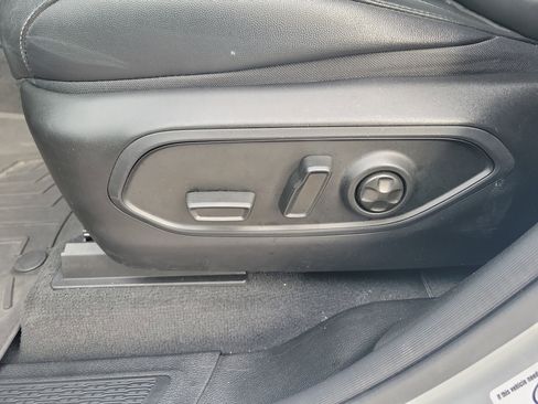 Used 2023 Jeep Grand Cherokee Altitude image 19