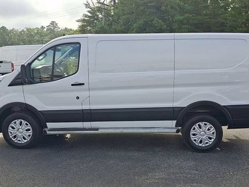 Certified 2025 Ford Transit 250 Low Roof w/ Exterior Upgrade Package RWD image 5