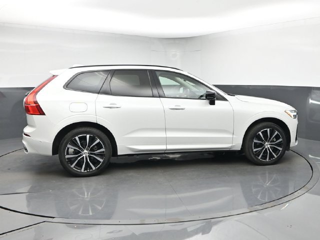 Used 2024 Volvo XC60 B5 Plus AWD/4WD image 9