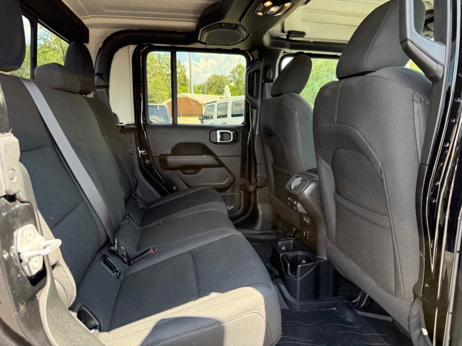 Used 2020 Jeep Gladiator Overland w/ Uconnect 4C Nav & Sound Group AWD/4WD image 25