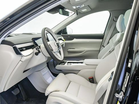 New 2025 Volvo EX90 Plus w/ Protection Package Premier image 20