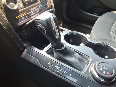 Used 2018 Ford Explorer XLT AWD/4WD image 11