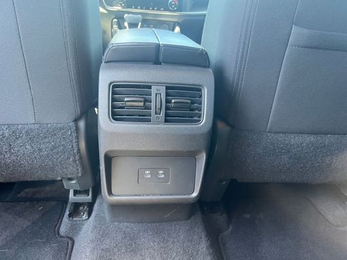Used 2025 Nissan Rogue SV FWD image 24