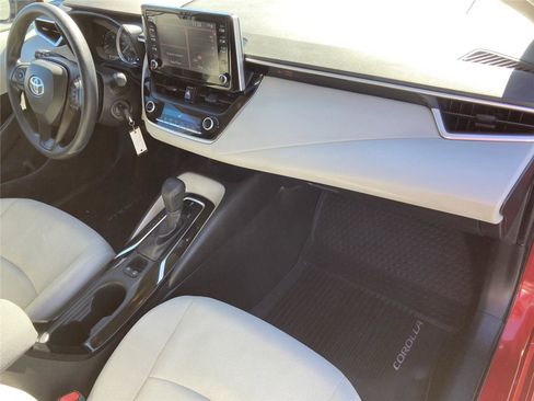 Used 2020 Toyota Corolla LE image 31