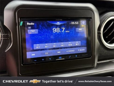 Used 2018 Jeep Wrangler Unlimited Sahara image 22