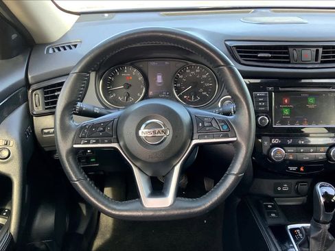 Used 2020 Nissan Rogue SL image 6