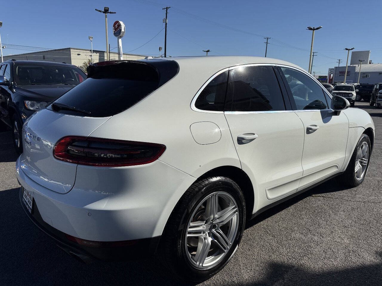 Used 2017 Porsche Macan S AWD/4WD image 5