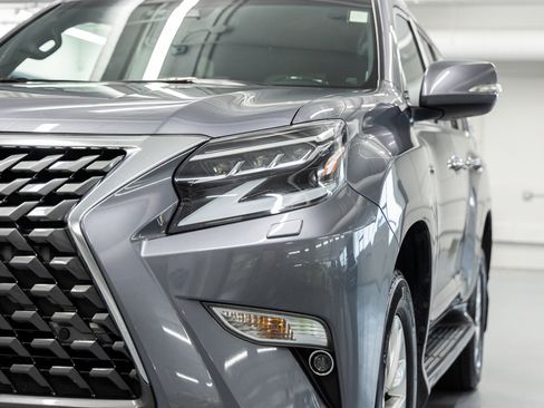 Used 2022 Lexus GX 460 Premium w/ Premium Package AWD/4WD image 9