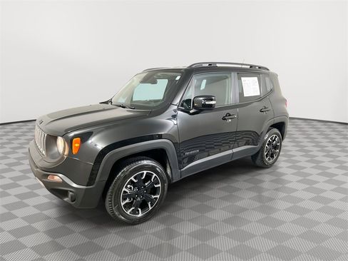 Used 2023 Jeep Renegade Latitude image 4