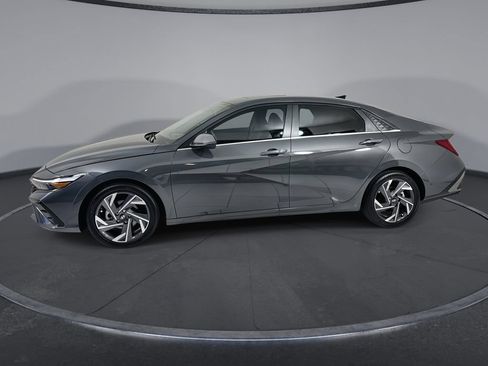 Certified 2025 Hyundai Elantra SEL w/ Cargo Package FWD image 5