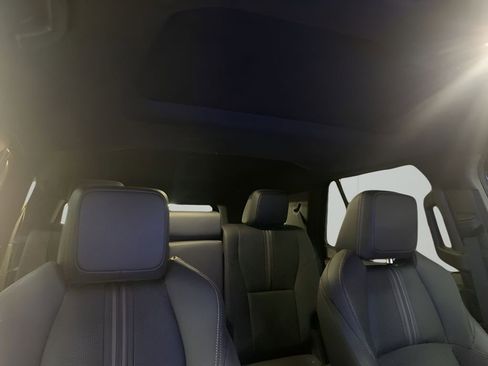 Used 2025 Toyota 4Runner Limited AWD/4WD image 17