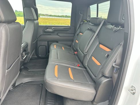 Used 2024 GMC Sierra 2500 AT4 w/ AT4 Premium Plus Package AWD/4WD image 24