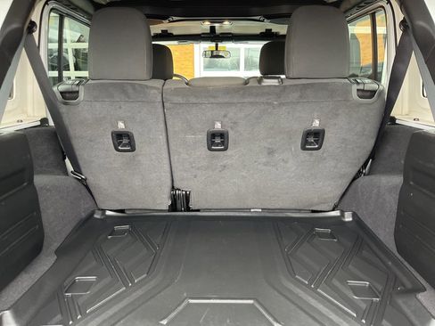 Used 2021 Jeep Wrangler Unlimited Sahara w/ Dual Top Group image 39