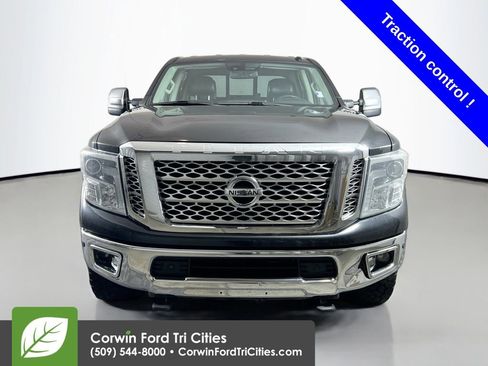 Used 2016 Nissan Titan SL image 4
