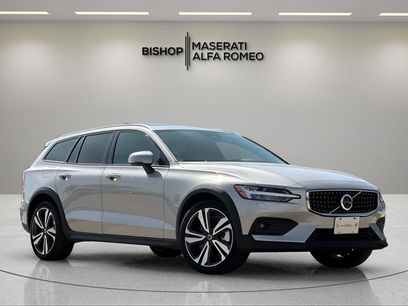 Used 2025 Volvo V60 B5 Cross Country Plus