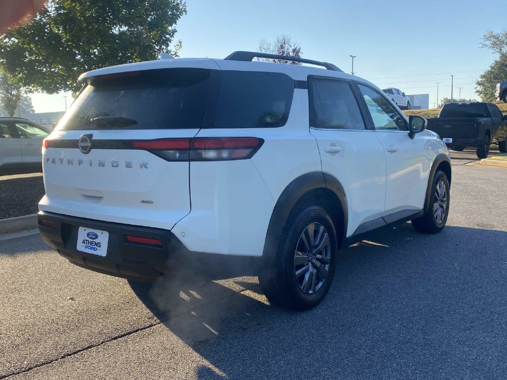 Used 2025 Nissan Pathfinder SV AWD/4WD image 3