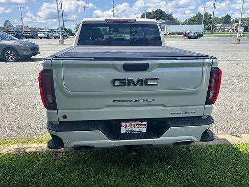 Used 2024 GMC Sierra 1500 Denali Ultimate AWD/4WD image 9