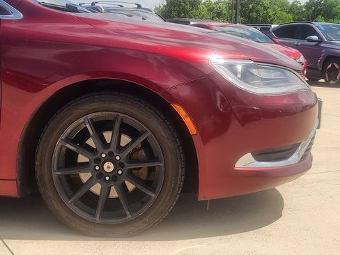 Used 2015 Chrysler 200 Limited w/ Convenience Group FWD image 10