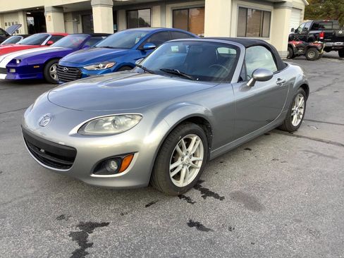 Used 2009 MAZDA MX-5 Miata Sport image 17