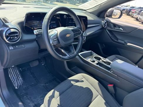 Certified 2026 Chevrolet Equinox LT FWD image 12