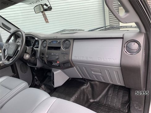 Used 2022 Ford F650 2WD Regular Cab Super Duty image 34