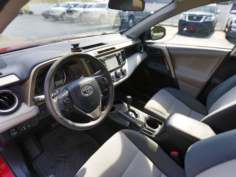 Used 2013 Toyota RAV4 LE AWD/4WD image 4