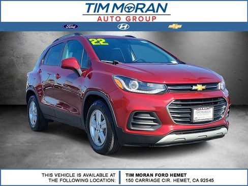 Used 2022 Chevrolet Trax LT w/ LT Convenience Package FWD image 1