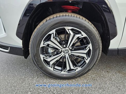 Used 2025 Toyota RAV4 XSE image 9