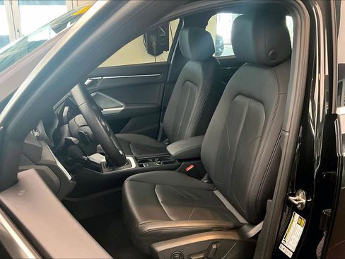 Used 2023 Audi Q3 2.0T Premium w/ Convenience Package image 7