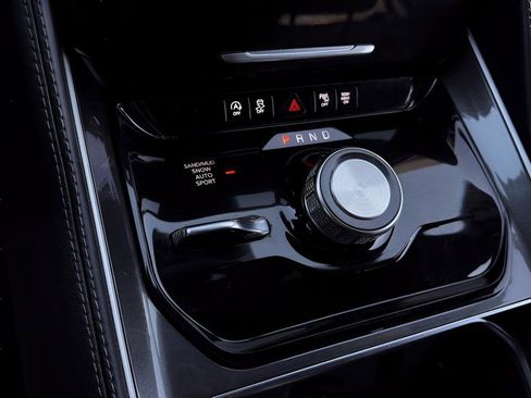 Used 2023 Jeep Wagoneer 4WD w/ Premium Group I image 12